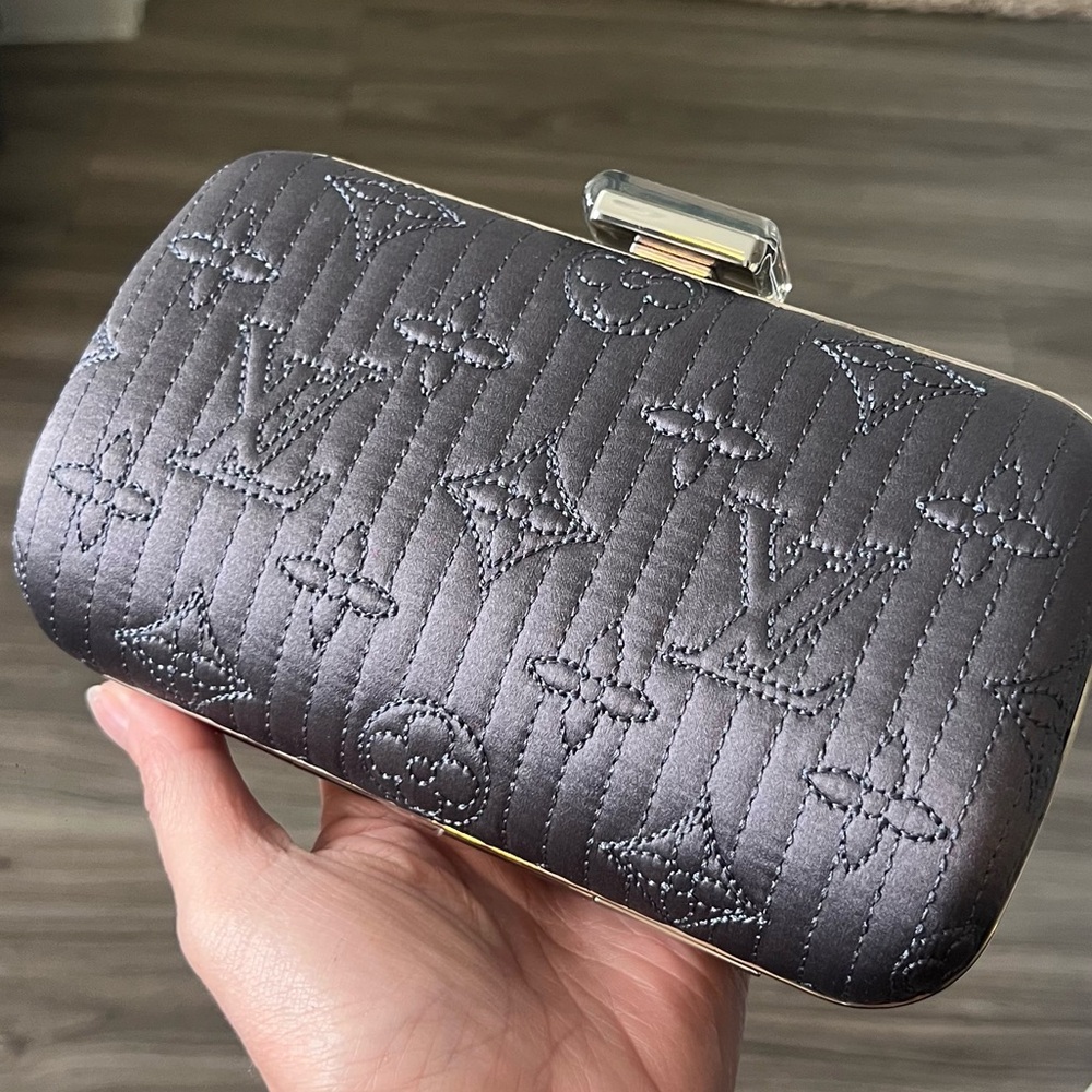 Limited edition Louis Vuitton Purple Gray Evening Clutch with chain strap - Picture 11 of 16